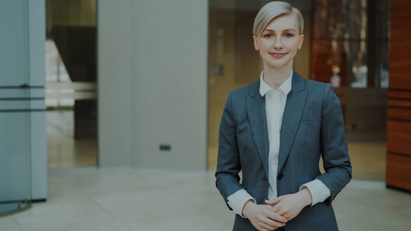 Líder ejecutiva en un entorno corporativo